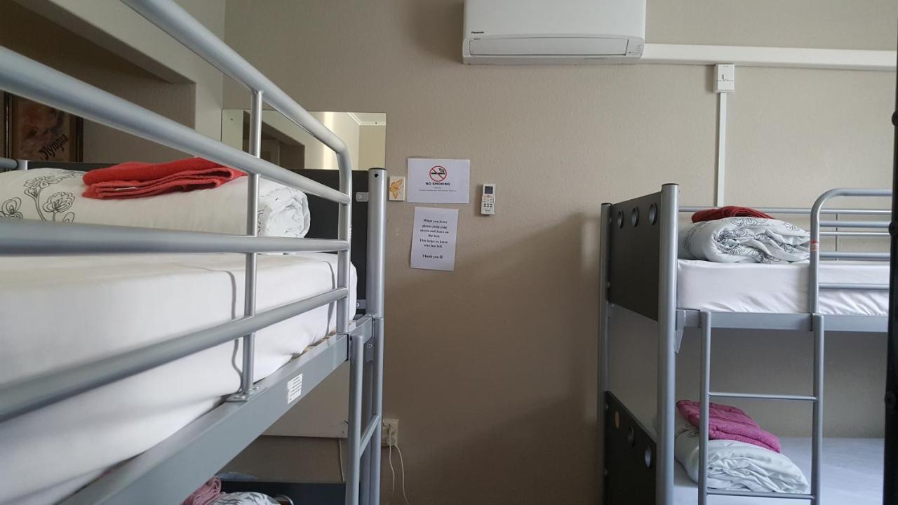 Ariki Backpackers Hostel New Plymouth Room photo