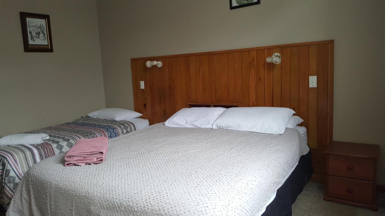 Ariki Backpackers Hostel New Plymouth Room photo